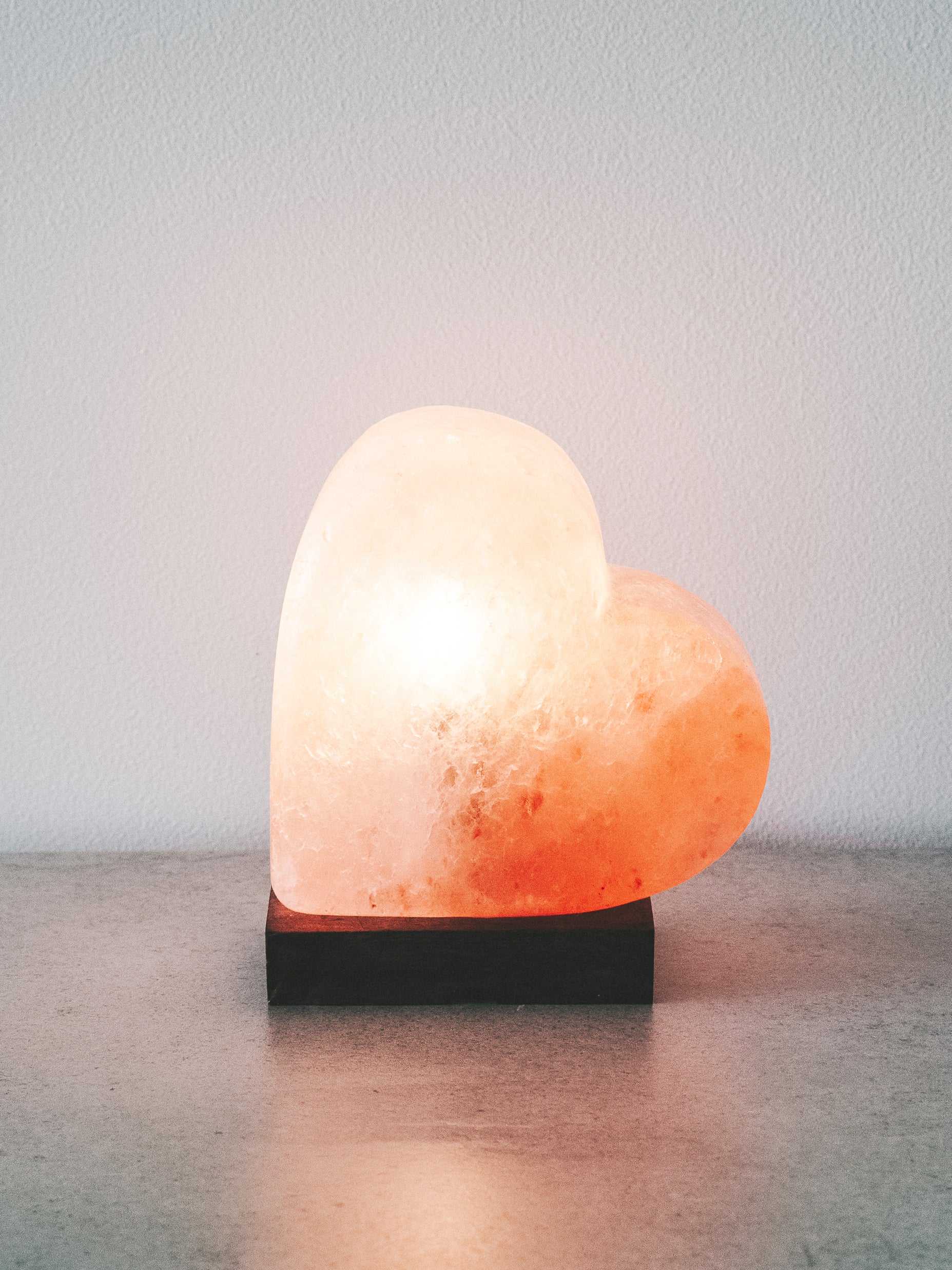 Love heart outlet salt lamp